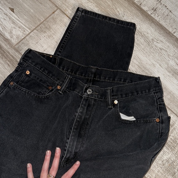 Levi’s 550 Jeans - Picture 4 of 4